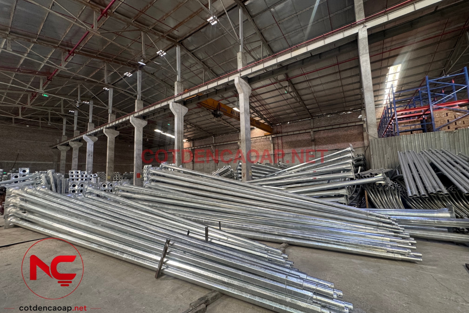 Hoàn thiện bề mặt cột đèn
