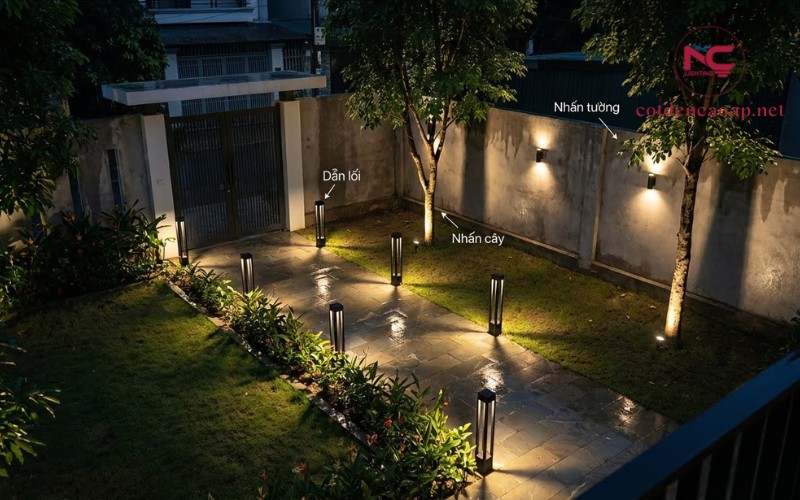 Bố trí đèn sân vườn theo tuyến lối đi và điểm nhấn cây, tường