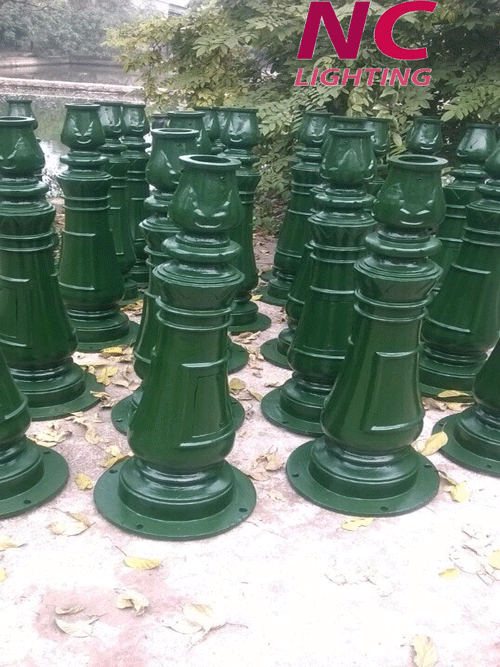 Chân đế cột đèn sân vườn
