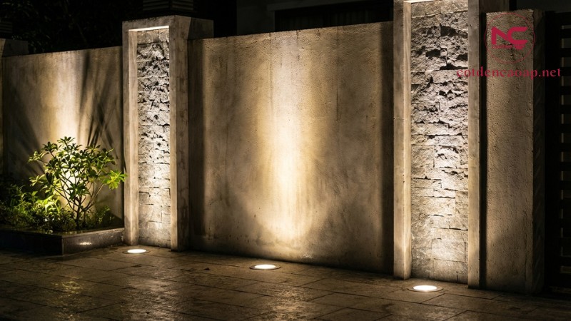 Đèn âm đất rọi tường