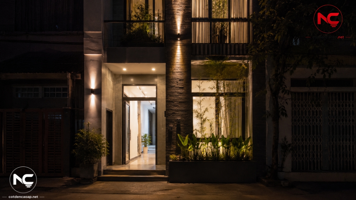 Đèn mặt tiền nhà phố