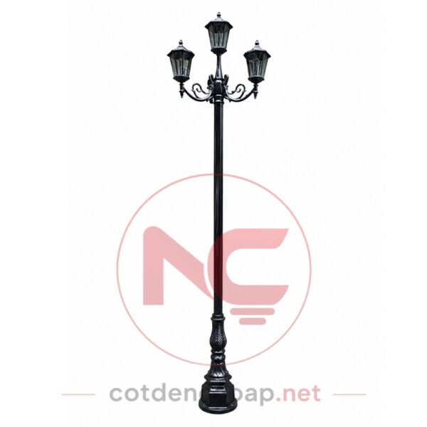 Cột đèn 4 bóng trang trí sân vườn đẹp