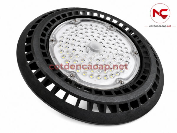 Mặt trước của đèn led nhà xưởng xnc-30