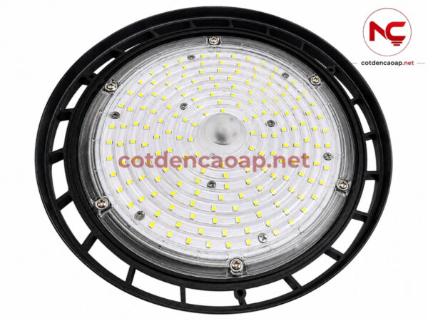 Mặt trước đèn led nhà xưởng XNC-31